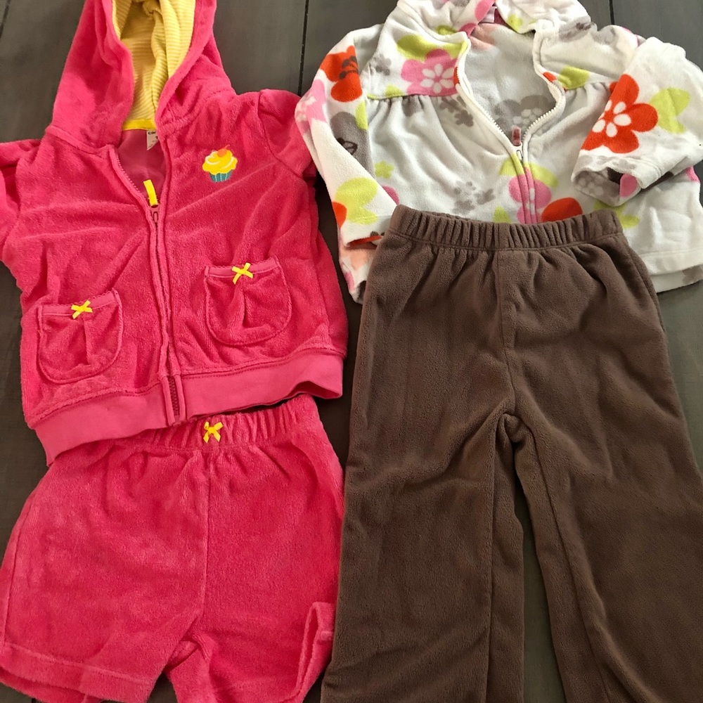 Carter’s (2) 18 month outfits